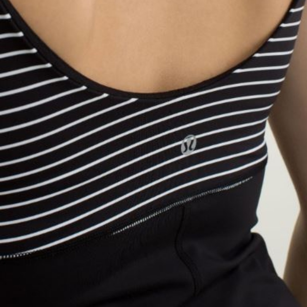 Lululemon Aria Tank II - Picture 3 of 6